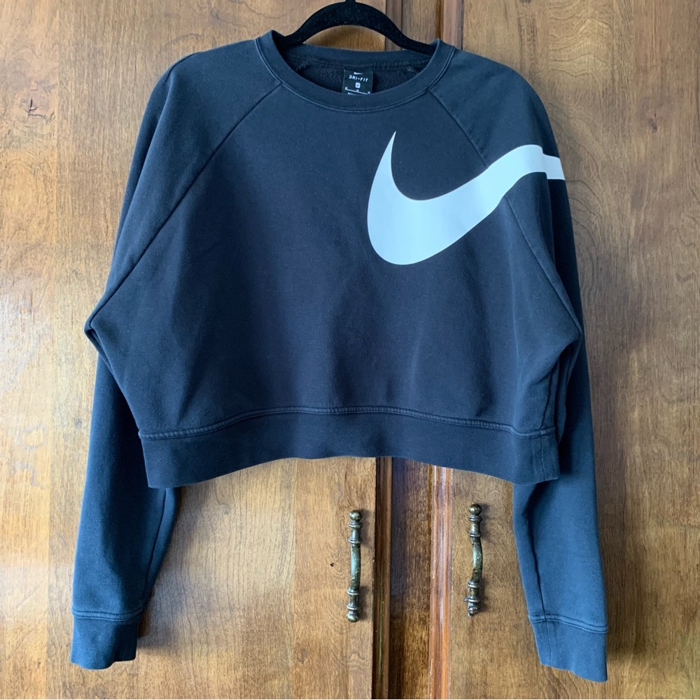 Nike Black Cropped Crewneck Sweatshirt with Swoosh